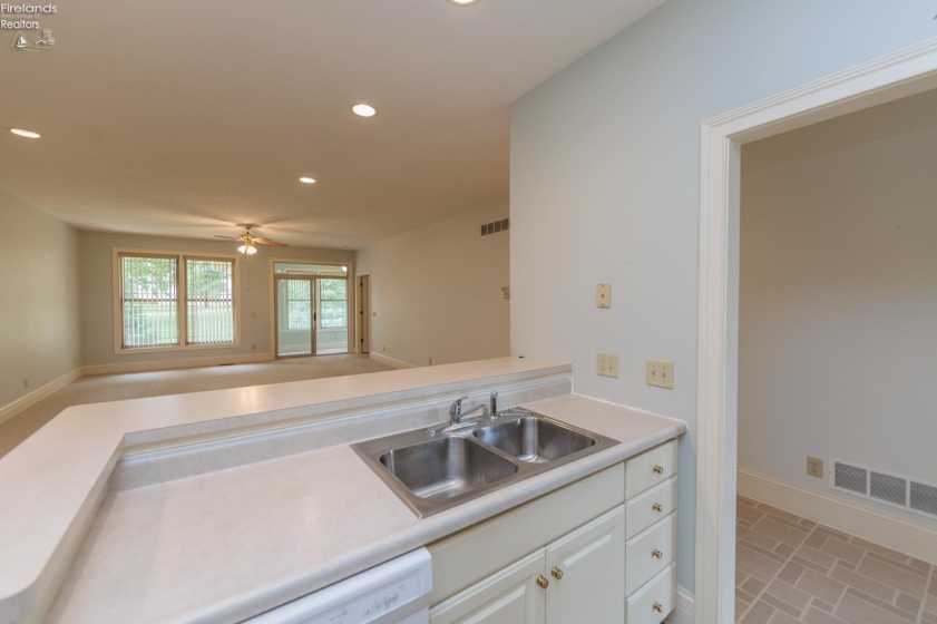 2 Executive Village Court, Norwalk, 44857, 2 Bedrooms Bedrooms, ,2 BathroomsBathrooms,Residential,For Sale,Executive Village,20252068