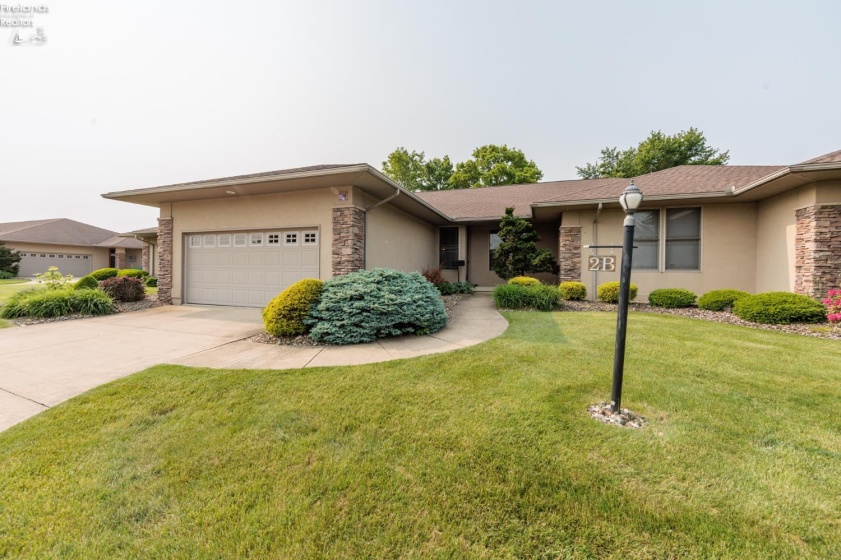 2 Executive Village Court, Norwalk, 44857, 2 Bedrooms Bedrooms, ,2 BathroomsBathrooms,Residential,For Sale,Executive Village,20252068