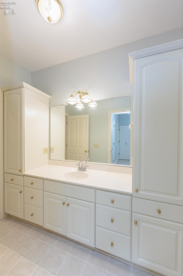 2 Executive Village Court, Norwalk, 44857, 2 Bedrooms Bedrooms, ,2 BathroomsBathrooms,Residential,For Sale,Executive Village,20252068