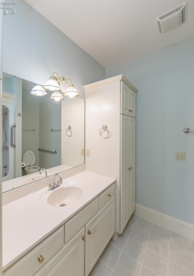 2 Executive Village Court, Norwalk, 44857, 2 Bedrooms Bedrooms, ,2 BathroomsBathrooms,Residential,For Sale,Executive Village,20252068
