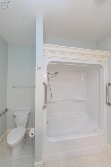 2 Executive Village Court, Norwalk, 44857, 2 Bedrooms Bedrooms, ,2 BathroomsBathrooms,Residential,For Sale,Executive Village,20252068