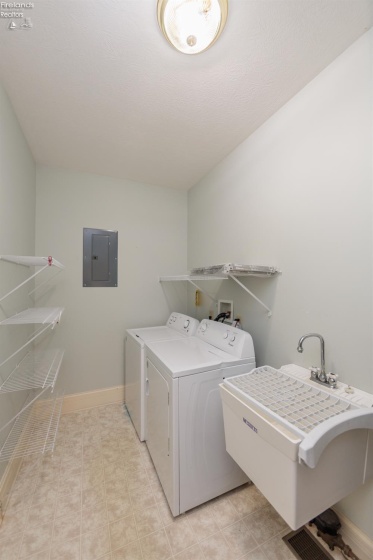 2 Executive Village Court, Norwalk, 44857, 2 Bedrooms Bedrooms, ,2 BathroomsBathrooms,Residential,For Sale,Executive Village,20252068