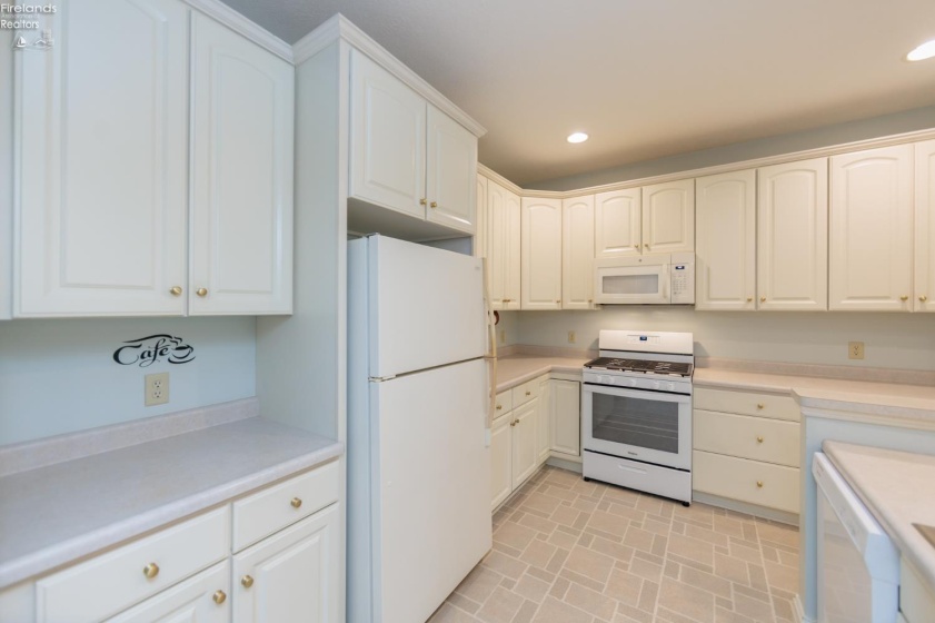 2 Executive Village Court, Norwalk, 44857, 2 Bedrooms Bedrooms, ,2 BathroomsBathrooms,Residential,For Sale,Executive Village,20252068