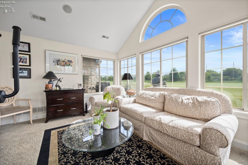 2750 Canterbury Circle, Port Clinton, 43452, 2 Bedrooms Bedrooms, ,2 BathroomsBathrooms,Residential,For Sale,Canterbury,20251961