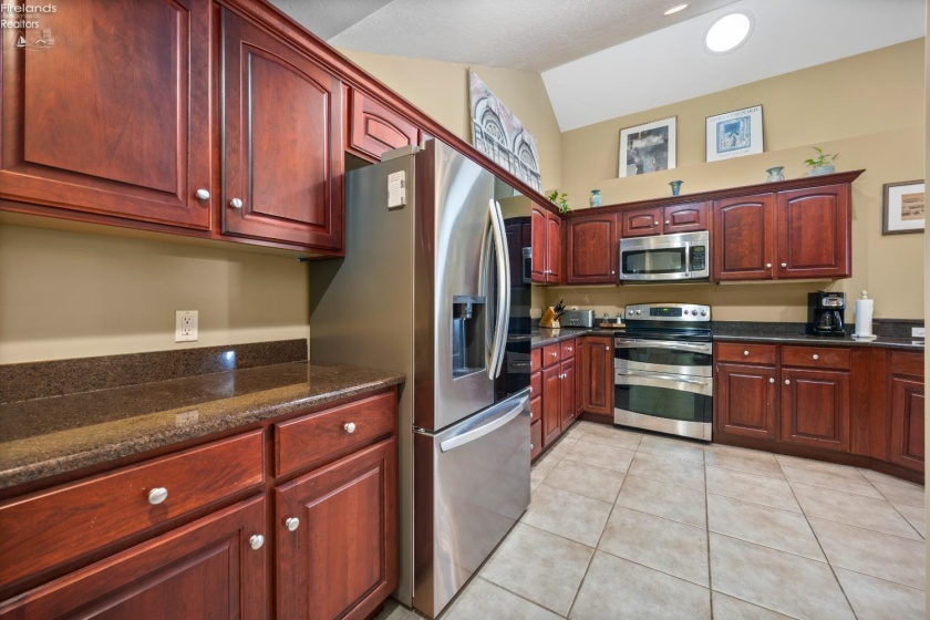 2750 Canterbury Circle, Port Clinton, 43452, 2 Bedrooms Bedrooms, ,2 BathroomsBathrooms,Residential,For Sale,Canterbury,20251961