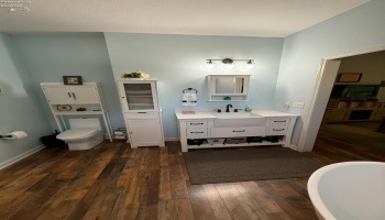 This bathroom is just so beautiful!
