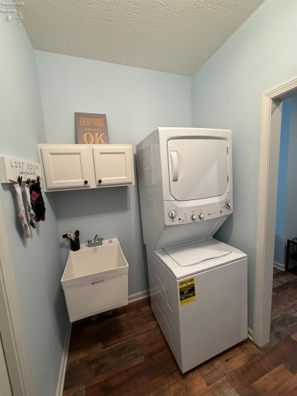 Laundry Room.  Washer and Dryer stay!