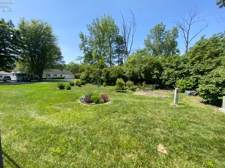 20 Shaker Court, Fremont, 43420, 2 Bedrooms Bedrooms, ,2 BathroomsBathrooms,Residential,For Sale,Shaker,20252094
