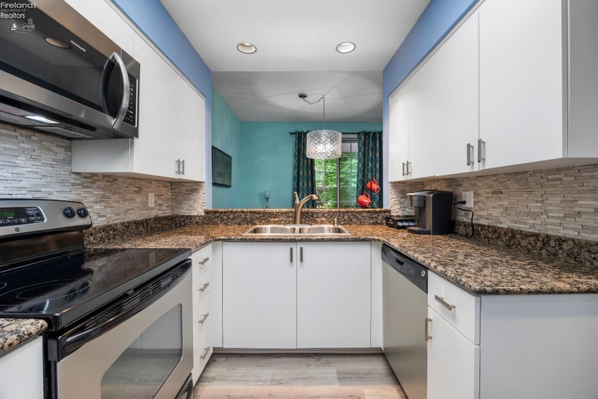 4370 Marin Woods Drive, Port Clinton, 43452, 2 Bedrooms Bedrooms, ,3 BathroomsBathrooms,Residential,For Sale,Marin Woods,20252034
