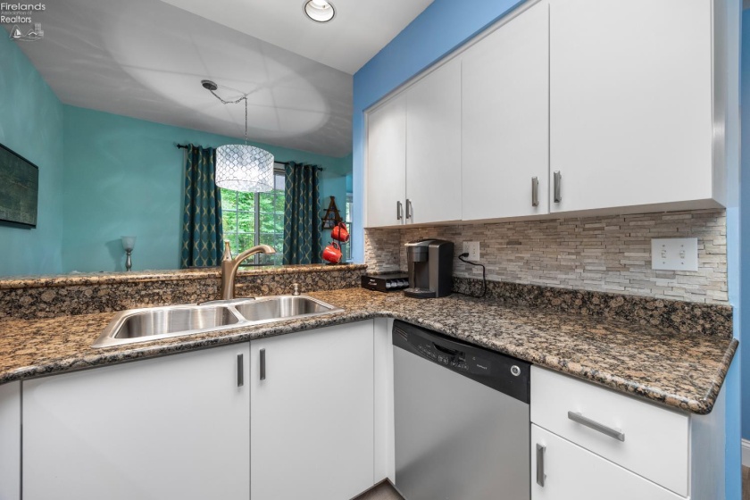 4370 Marin Woods Drive, Port Clinton, 43452, 2 Bedrooms Bedrooms, ,3 BathroomsBathrooms,Residential,For Sale,Marin Woods,20252034
