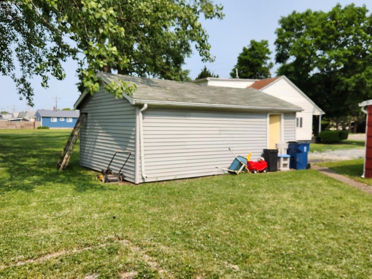 Detached garage.