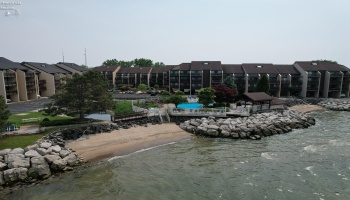 1807 Perry Street, Port Clinton, 43452, 2 Bedrooms Bedrooms, ,2 BathroomsBathrooms,Residential,For Sale,Perry,20252091