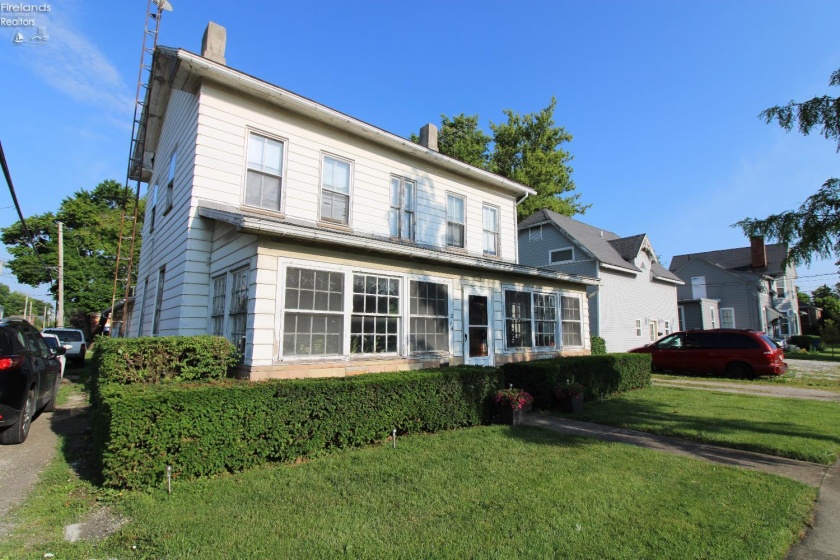 214 Fulton Street, Port Clinton, 43452, ,Multiple Units,For Sale,Fulton,20252415