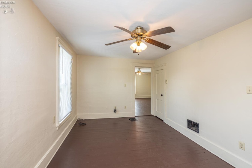 409 Gulf Road, Elyria, 44035, ,Multiple Units,For Sale,Gulf,20252416