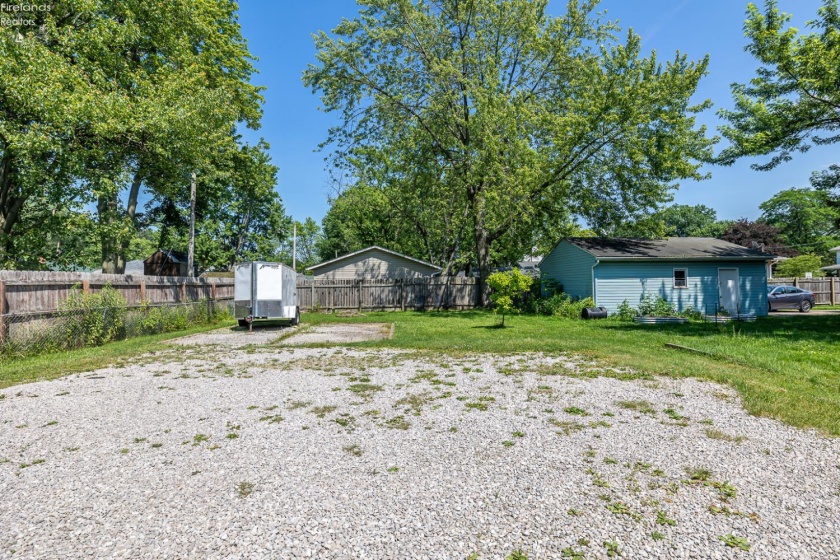 409 Gulf Road, Elyria, 44035, ,Multiple Units,For Sale,Gulf,20252416