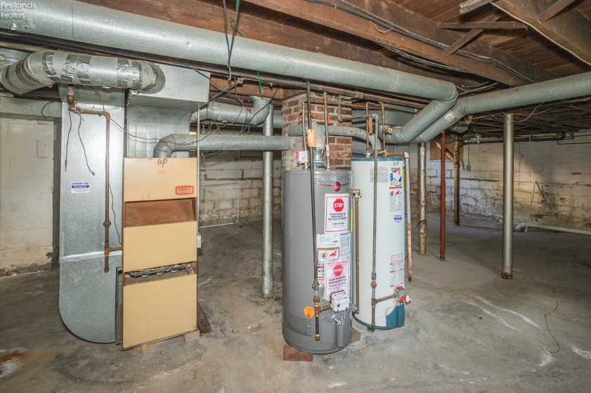 409 Gulf Road, Elyria, 44035, ,Multiple Units,For Sale,Gulf,20252416