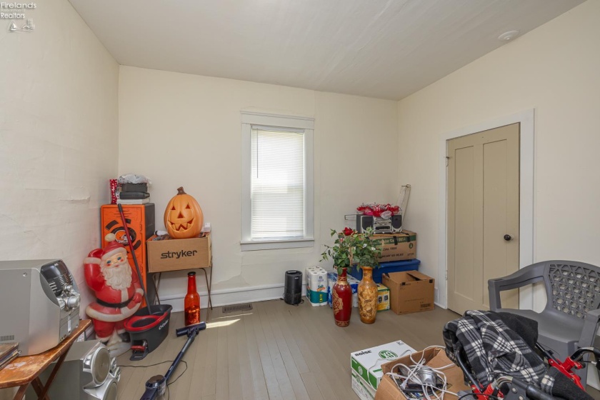 409 Gulf Road, Elyria, 44035, ,Multiple Units,For Sale,Gulf,20252416