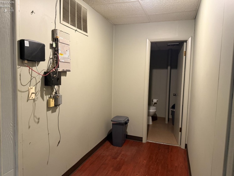 446 Wood Street, Fremont, 43420, ,Commercial,For Sale,Wood,20252418