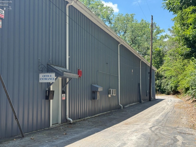 446 Wood Street, Fremont, 43420, ,Commercial,For Sale,Wood,20252418