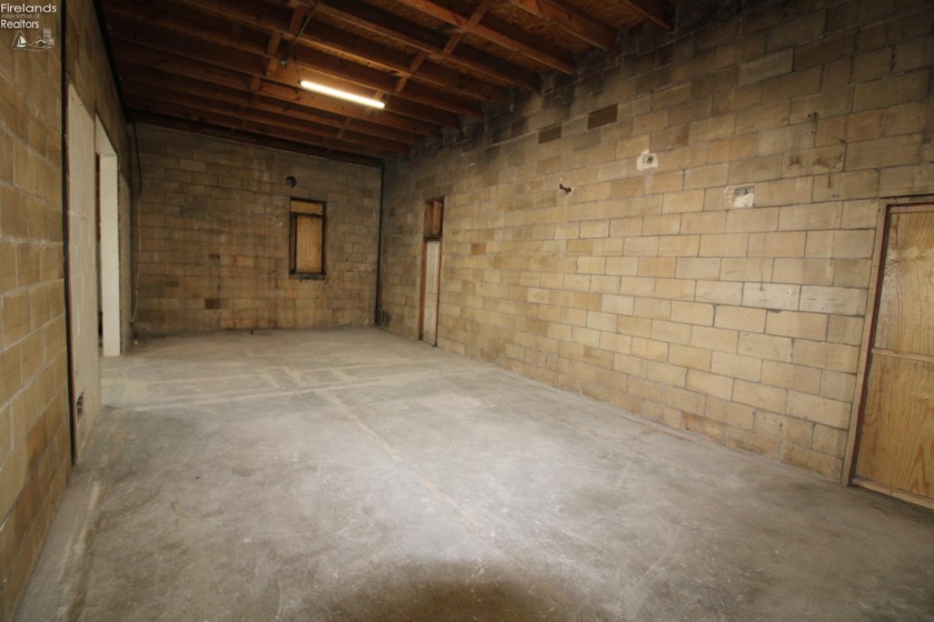 114 Perry Street, Port Clinton, 43452, ,Commercial,For Sale,Perry,20252454