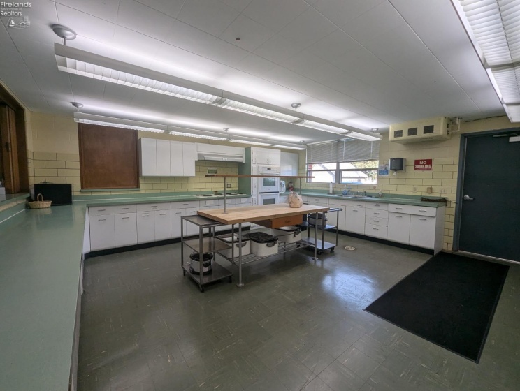 200 Madison Street, Gibsonburg, 43431, ,Commercial,For Sale,Madison,20252523