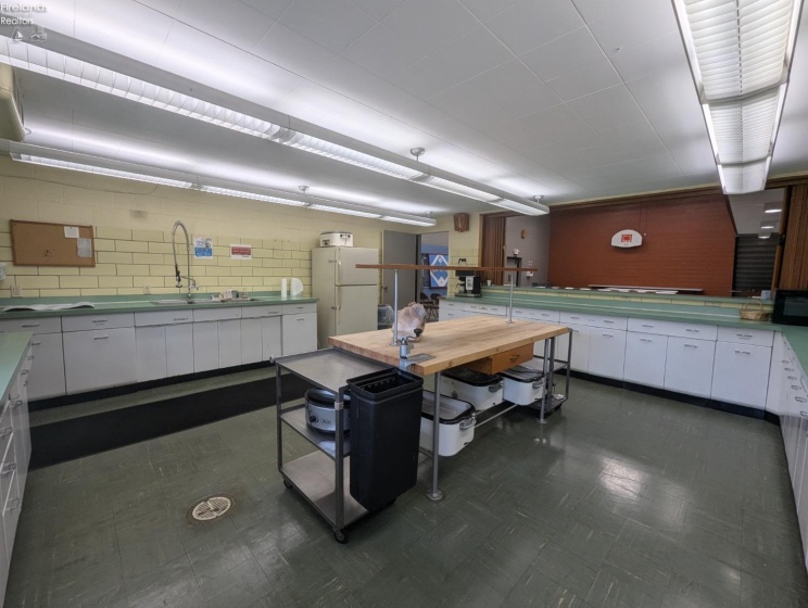 200 Madison Street, Gibsonburg, 43431, ,Commercial,For Sale,Madison,20252523