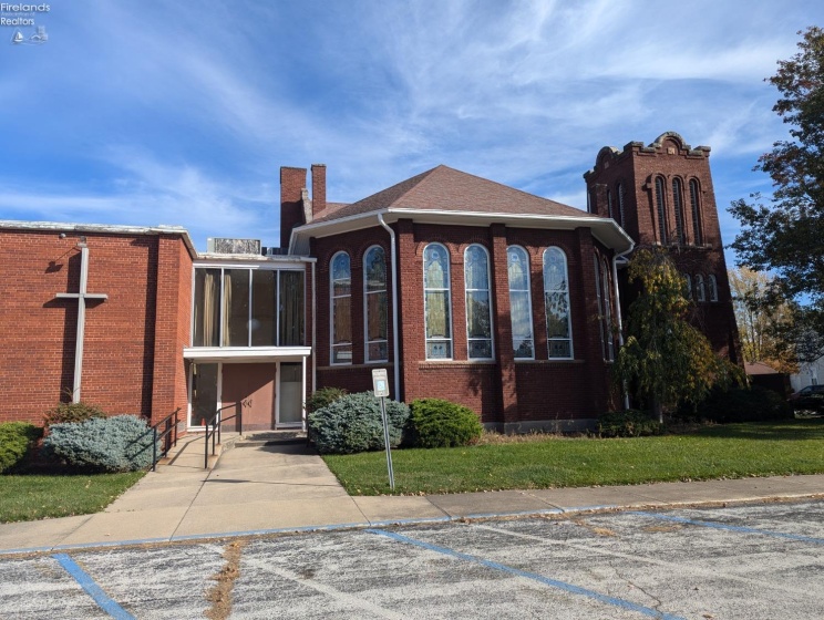 200 Madison Street, Gibsonburg, 43431, ,Commercial,For Sale,Madison,20252523