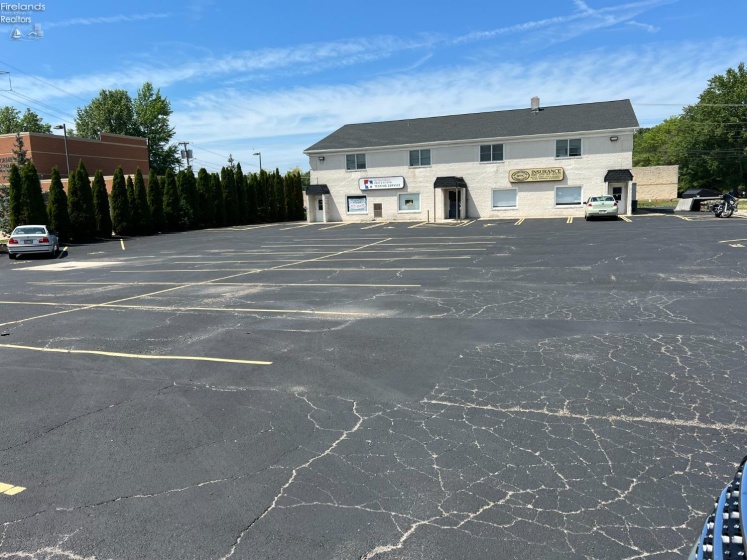 2001 Cooper Foster Park Road, Amherst, 44001, ,Commercial For Lease,For Lease,Cooper Foster Park,20242408