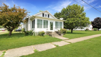 1201 3rd Street, Port Clinton, 43452, 2 Bedrooms Bedrooms, ,2 BathroomsBathrooms,Residential,For Sale,3rd,20252148