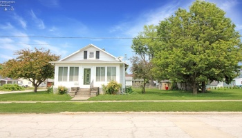 1201 3rd Street, Port Clinton, 43452, 2 Bedrooms Bedrooms, ,2 BathroomsBathrooms,Residential,For Sale,3rd,20252148