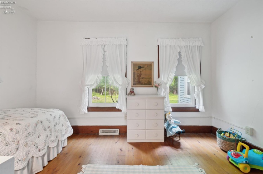 569 Victory Lane, Put-In-Bay, 43456, 4 Bedrooms Bedrooms, ,2 BathroomsBathrooms,Residential,For Sale,Victory,20252043