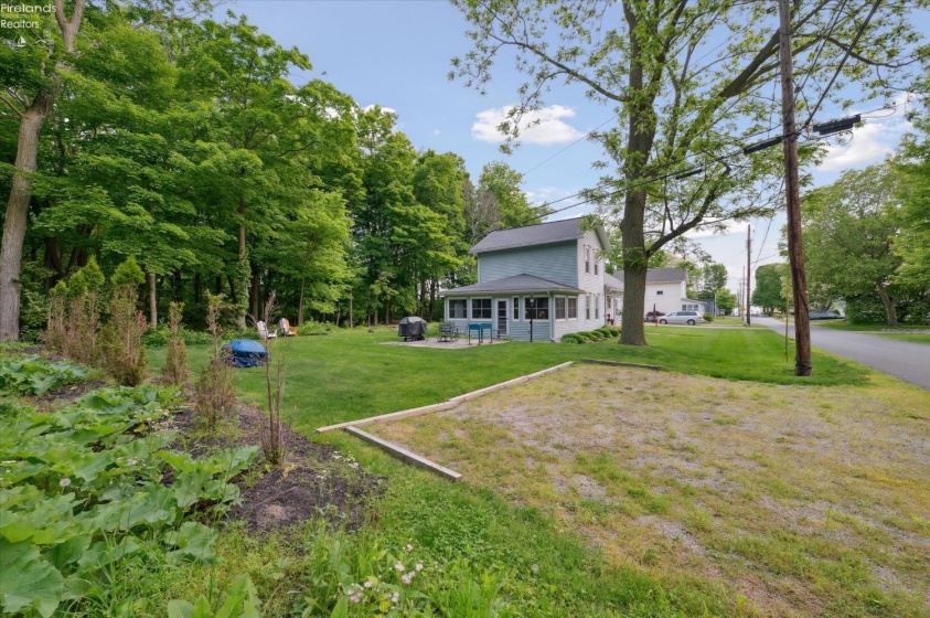 569 Victory Lane, Put-In-Bay, 43456, 4 Bedrooms Bedrooms, ,2 BathroomsBathrooms,Residential,For Sale,Victory,20252043