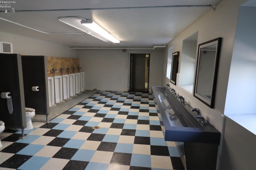 1925 Barker Street, Sandusky, 44870, ,Commercial,For Sale,Barker,20252596