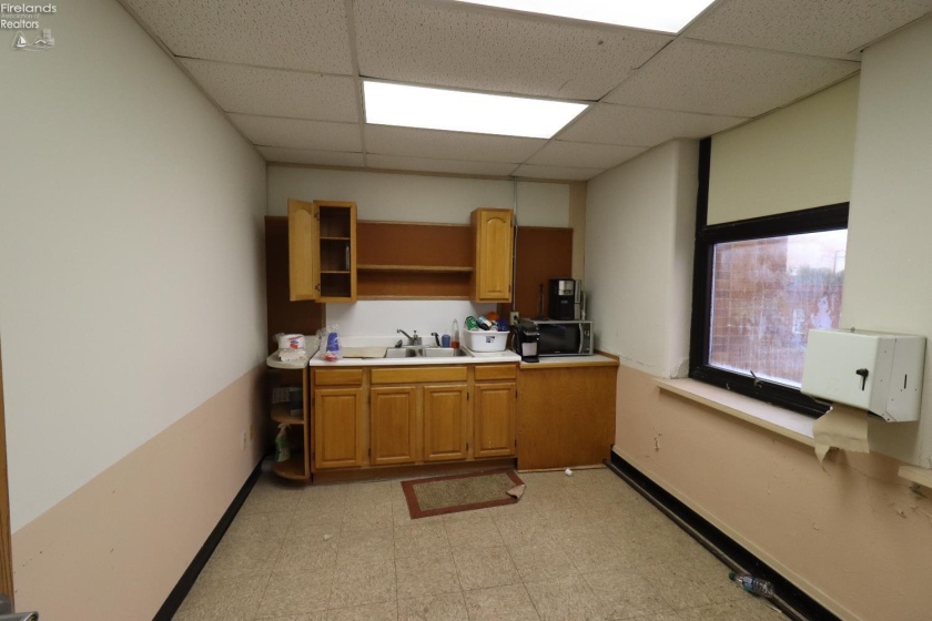 1925 Barker Street, Sandusky, 44870, ,Commercial,For Sale,Barker,20252596