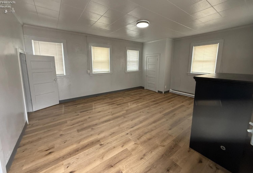 118 5th Street, Port Clinton, 43452, 3 Bedrooms Bedrooms, ,2 BathroomsBathrooms,Residential,For Sale,5th,20252113