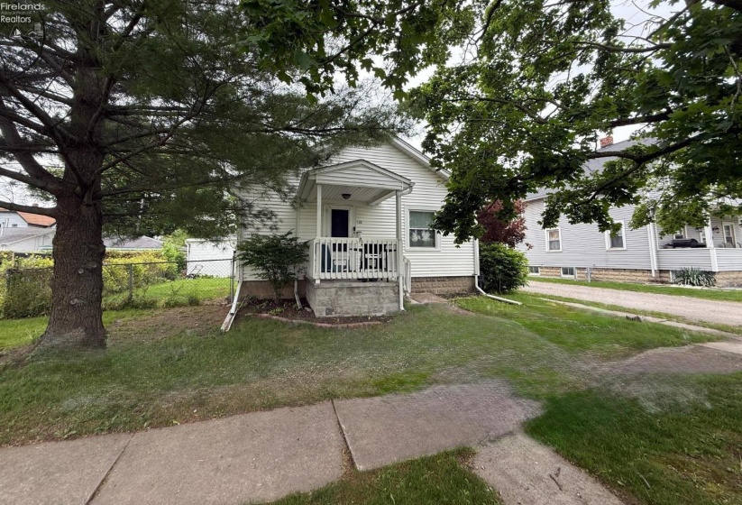 118 5th Street, Port Clinton, 43452, 3 Bedrooms Bedrooms, ,2 BathroomsBathrooms,Residential,For Sale,5th,20252113