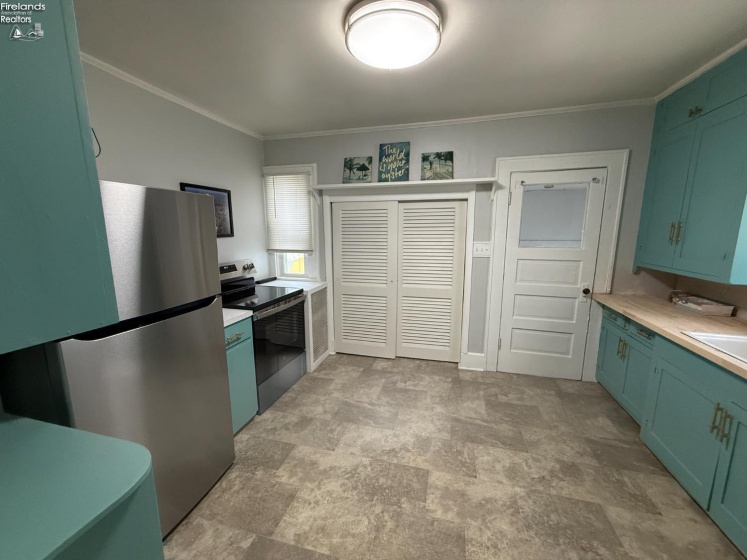 118 5th Street, Port Clinton, 43452, 3 Bedrooms Bedrooms, ,2 BathroomsBathrooms,Residential,For Sale,5th,20252113