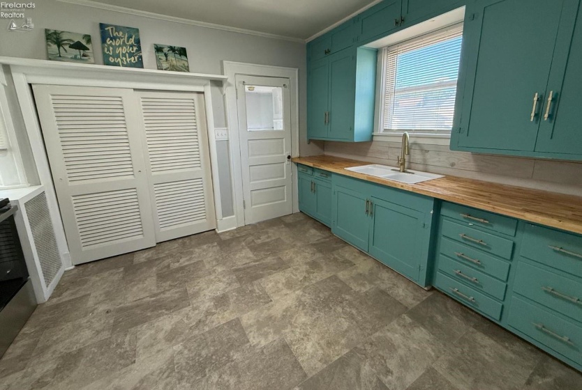 118 5th Street, Port Clinton, 43452, 3 Bedrooms Bedrooms, ,2 BathroomsBathrooms,Residential,For Sale,5th,20252113