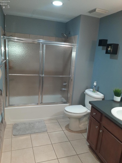 401 Shoreline Drive, Sandusky, 44870, 1 Bedroom Bedrooms, ,1 BathroomBathrooms,Residential,For Sale,Shoreline,20252235
