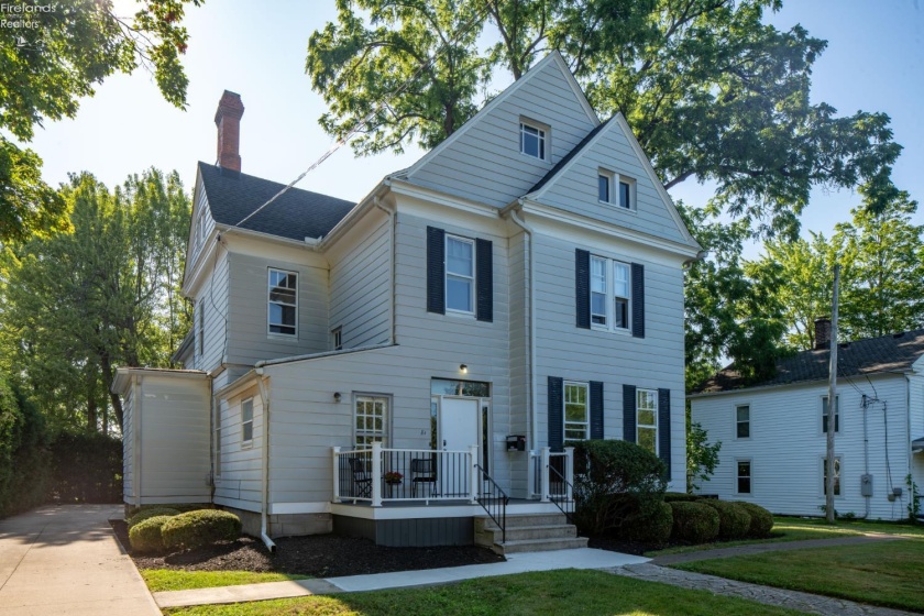 81 Professor Street, Oberlin, 44074, ,Multiple Units,For Sale,Professor,20252820