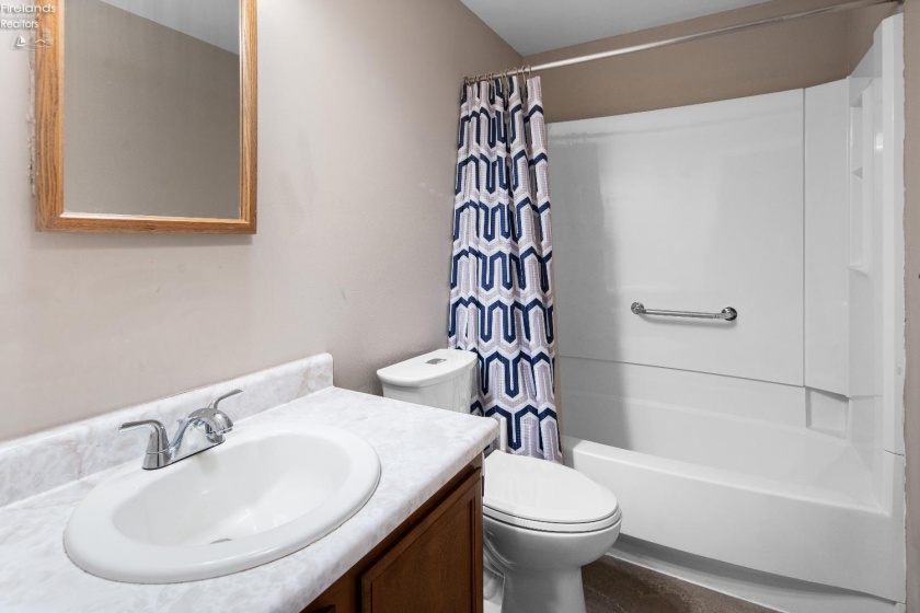 104 Ken Lee Drive, Green Springs, 44836, 3 Bedrooms Bedrooms, ,2 BathroomsBathrooms,Residential,For Sale,Ken Lee,20252213