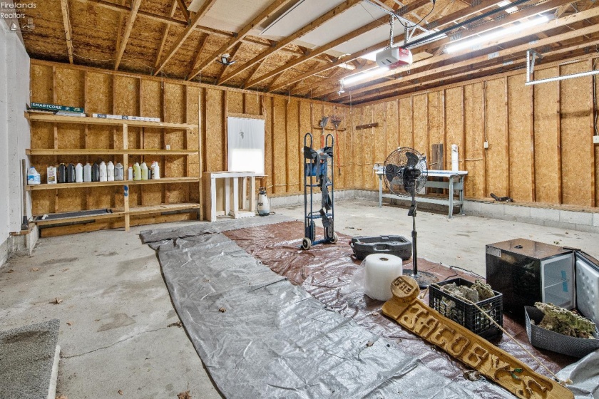 104 Ken Lee Drive, Green Springs, 44836, 3 Bedrooms Bedrooms, ,2 BathroomsBathrooms,Residential,For Sale,Ken Lee,20252213
