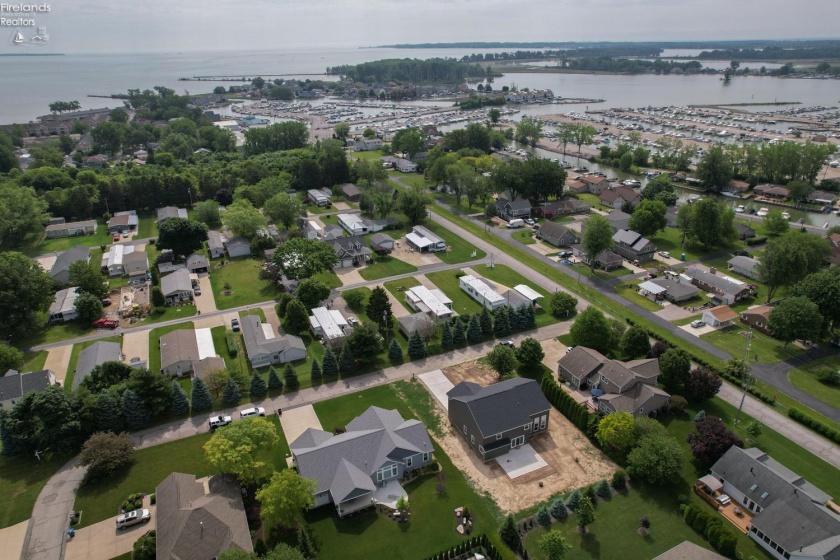 3046 Searay, Port Clinton, 43452, 5 Bedrooms Bedrooms, ,4 BathroomsBathrooms,Residential,For Sale,Searay,20252155