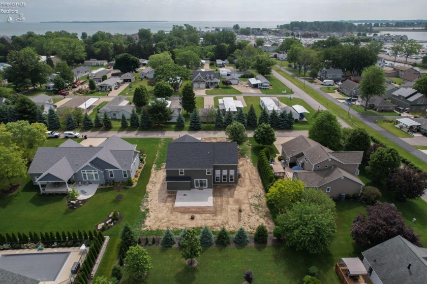 3046 Searay, Port Clinton, 43452, 5 Bedrooms Bedrooms, ,4 BathroomsBathrooms,Residential,For Sale,Searay,20252155