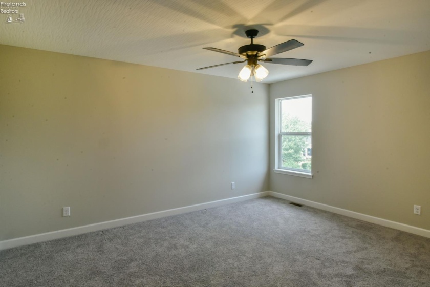 3046 Searay, Port Clinton, 43452, 5 Bedrooms Bedrooms, ,4 BathroomsBathrooms,Residential,For Sale,Searay,20252155
