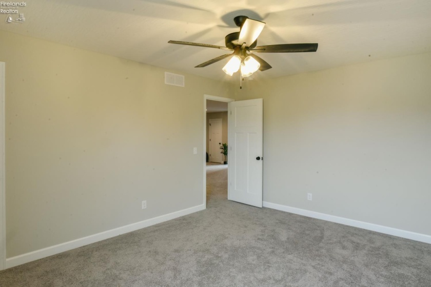 3046 Searay, Port Clinton, 43452, 5 Bedrooms Bedrooms, ,4 BathroomsBathrooms,Residential,For Sale,Searay,20252155