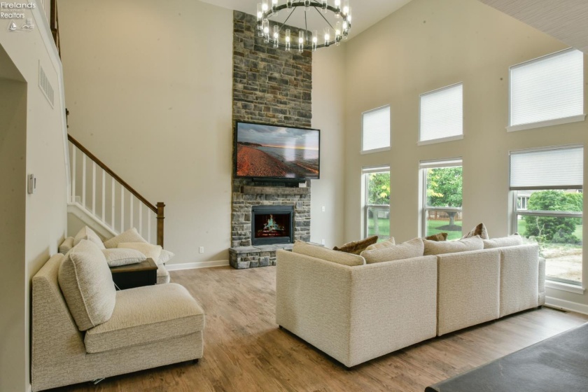 3046 Searay, Port Clinton, 43452, 5 Bedrooms Bedrooms, ,4 BathroomsBathrooms,Residential,For Sale,Searay,20252155