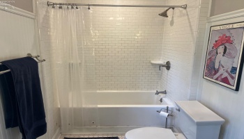 Second floor full bathroom.
