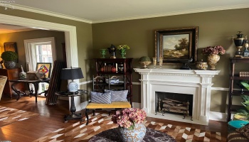 Living Roon w decorative Fireplace.