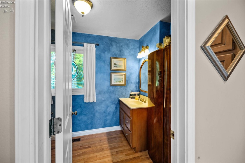4520 Cliff Road, Port Clinton, 43452, 3 Bedrooms Bedrooms, ,3 BathroomsBathrooms,Residential,For Sale,Cliff,20252404